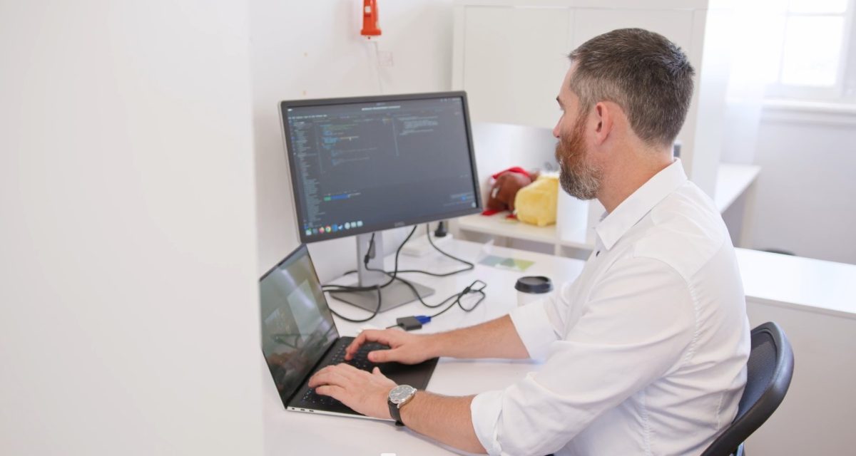 monitors free with hot desk at salt space coworking new farm brisbane